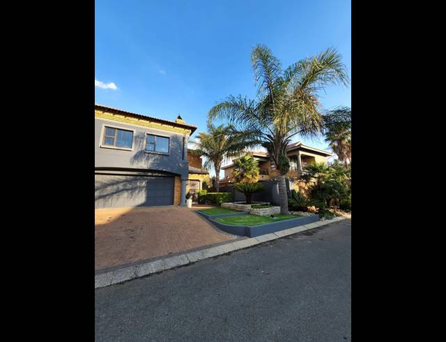 4 BEDROOM HOUSE FOR SALE IN SONNEVELD